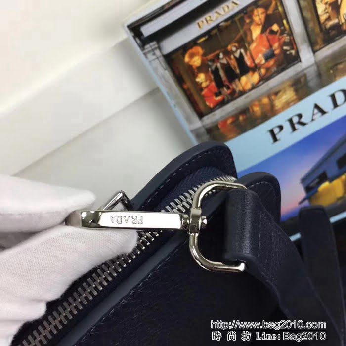 普拉達PRADA頂級原單 專櫃最新款2VN006-2 超軟自然摔牛皮男士手提公事包 PHY1513